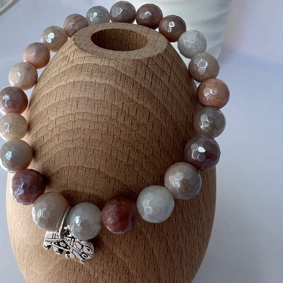 MYSTIC peach aventurine stretch bracelet - Picture 2 of 14